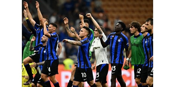 I UEFA Champions League-finalen spilte begge lag i hjemmetrøyer samtidig